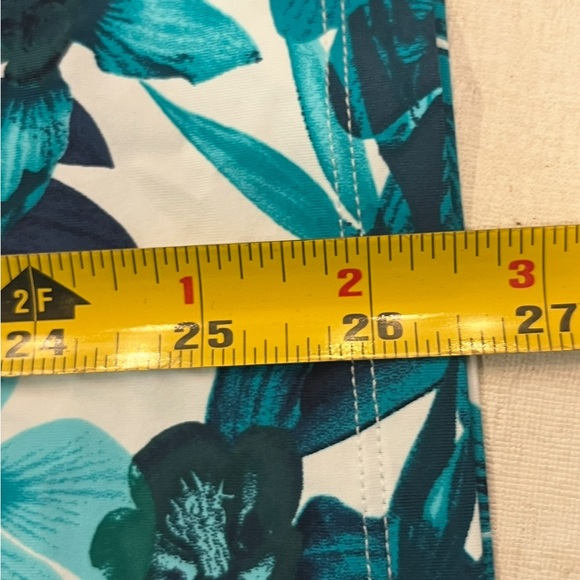 Lands' End Teal and White Floral Long Sleeve swim Top/ rash guard. EUC! - Picture 5 of 5